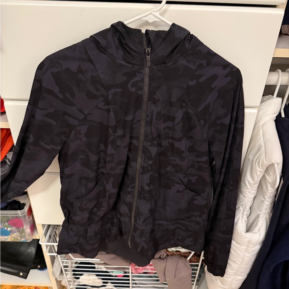 Lululemon Black Camouflage Rain / windbreaker Jacket